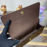 Louis Vuitton Wallet On Chain Lily M82509 Brown